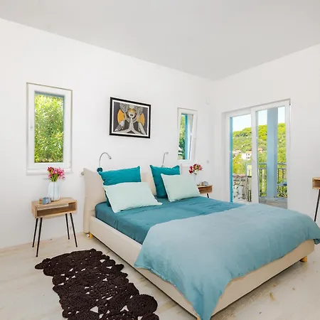 Marceline Vila Prvić Luka