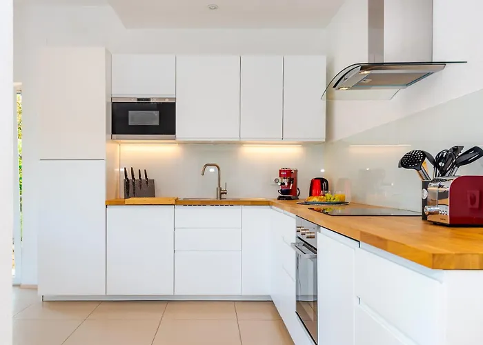 Marceline * Prvić Luka